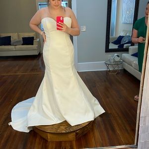 BRAND NEW Justin Alexander Wedding Gown